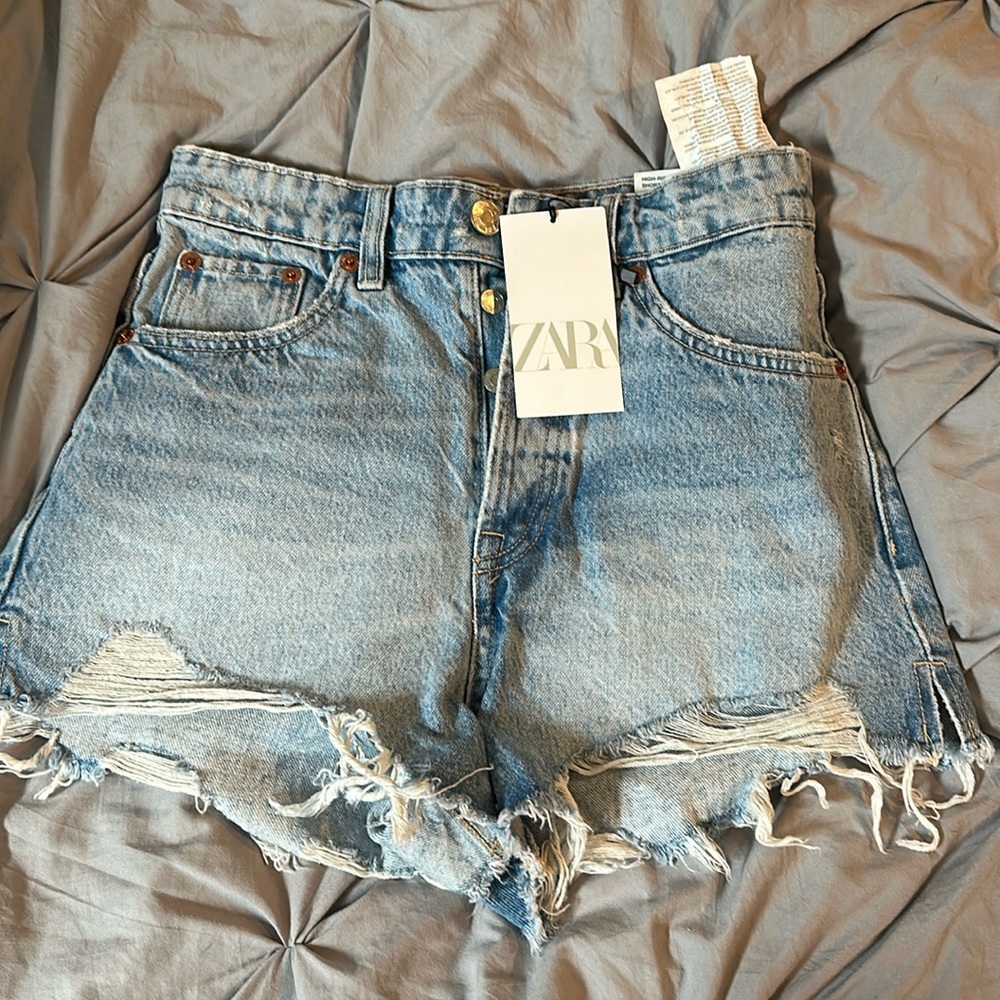 New Zara Jean shorts fit like a 0